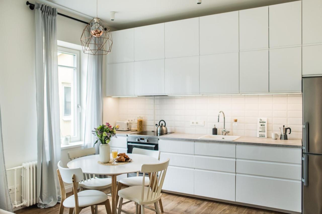Stylish Apartment In The Heart Of Kaunas Old Town Exterior photo